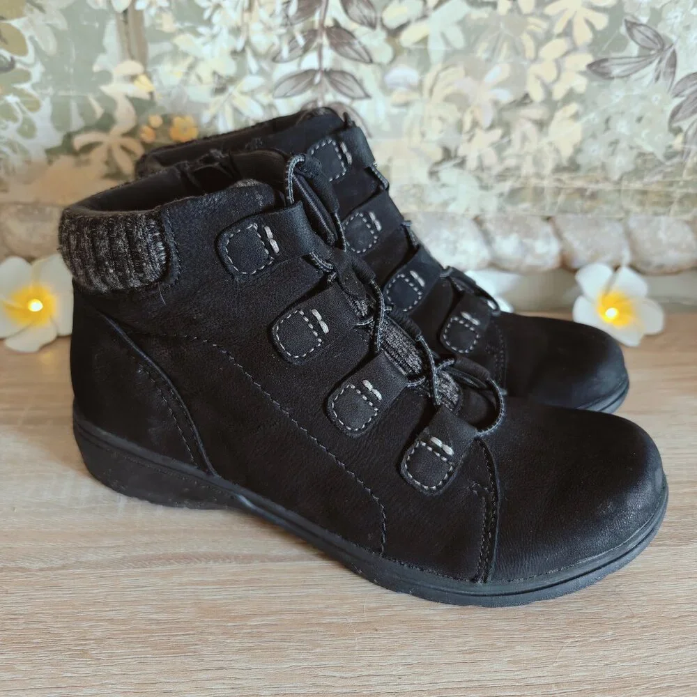 Clarks Carleigh Jade Black Nubuck Leather Knit Comfort Winter Ankle Booties 7.5